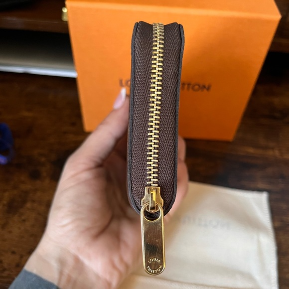 ‼️SOLD‼️ Authentic Louis Vuitton Zippy Coin Purse Monogram M60067 - Picture 5 of 13